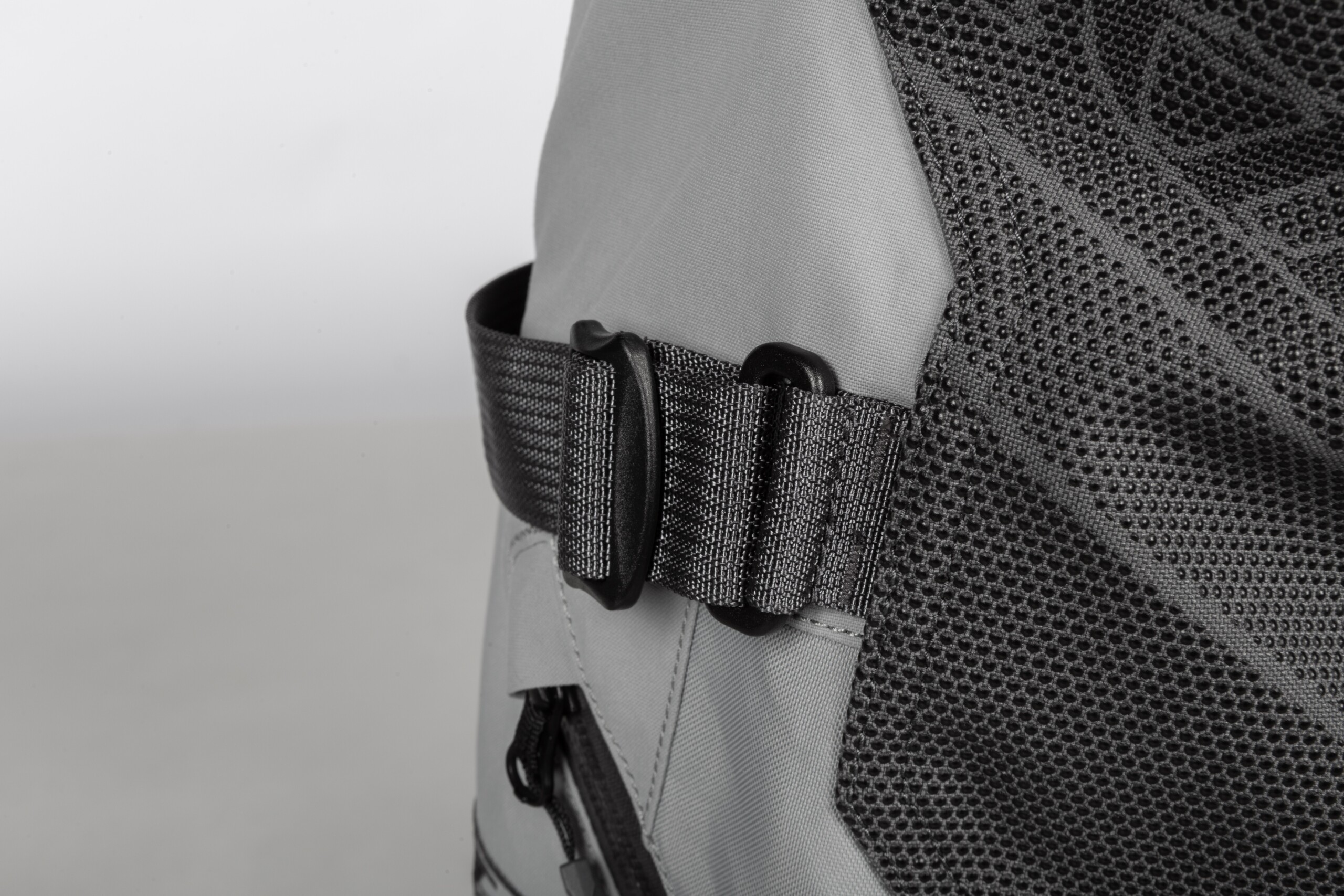 4053-003_Monuent Gray_09